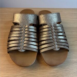 Trask "Sandra" Woven Metallic Gold Tone Slide Sandals LIKE NEW! Woman’s 8